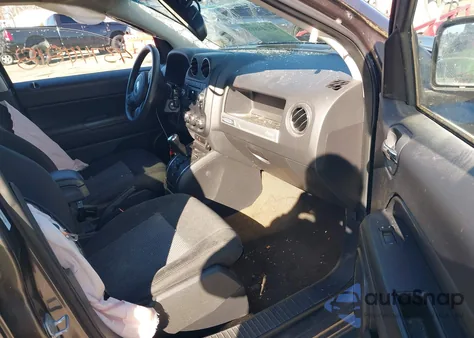 2016 Jeep Compass Sport z USA, uszkodzony, nr VIN 1C4NJCBA3GD611508